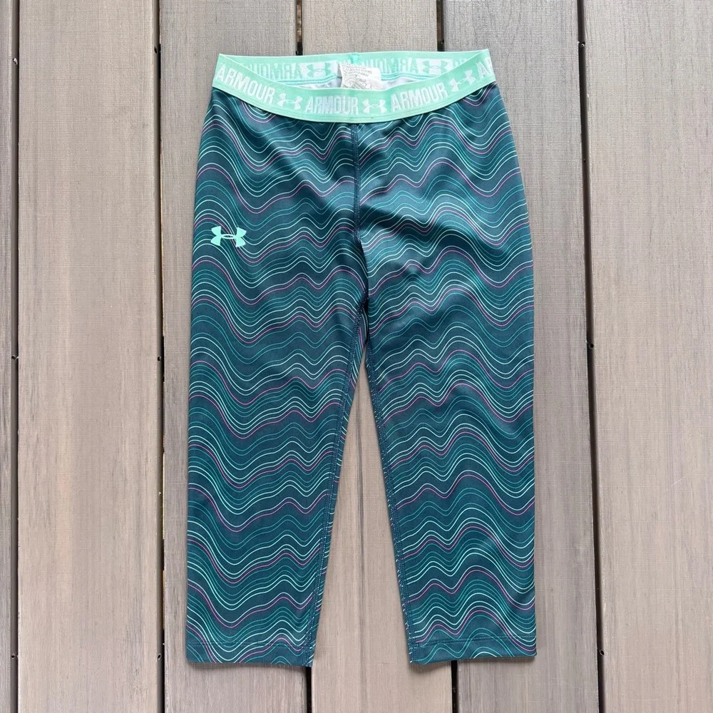 Under Armour HeatGear Girls' Armour‎ Wavy Printed Capri Pine Shadow Size Medium